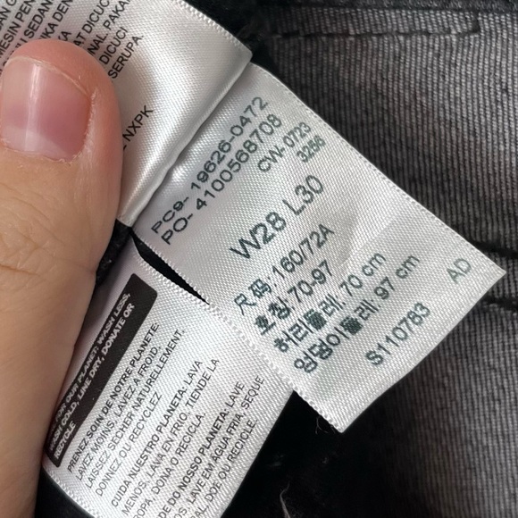 Levi’s 311 Shaping Skinny Mid Rise Black Denim Jeans - Picture 9 of 9